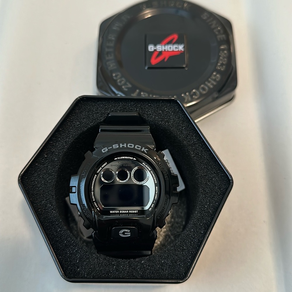 G-Shock Watch Casio Module 1289 DW6900NB-1, Glossy/Black. *NEEDS NEW BATTERY